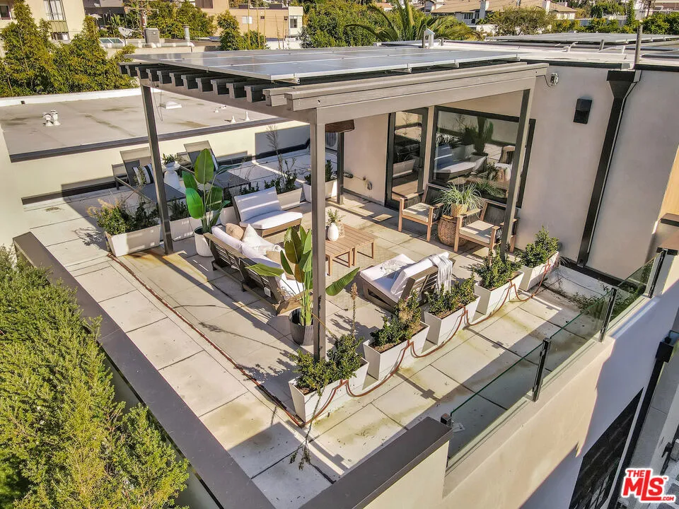 656 Huntley Drive 102, West Hollywood, California 90069 home-pic-41